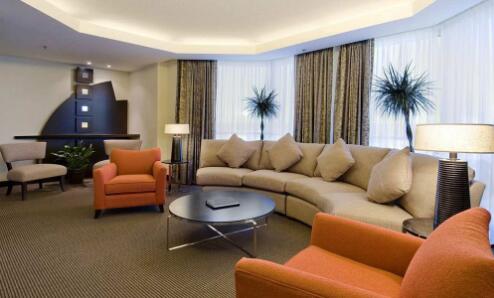 家具廠家：實木家具需要上漆嗎？