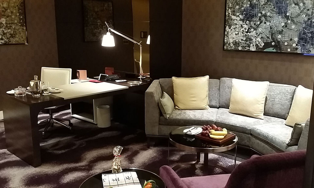 Shenzhen Excellence Four Seasons Hotel Room