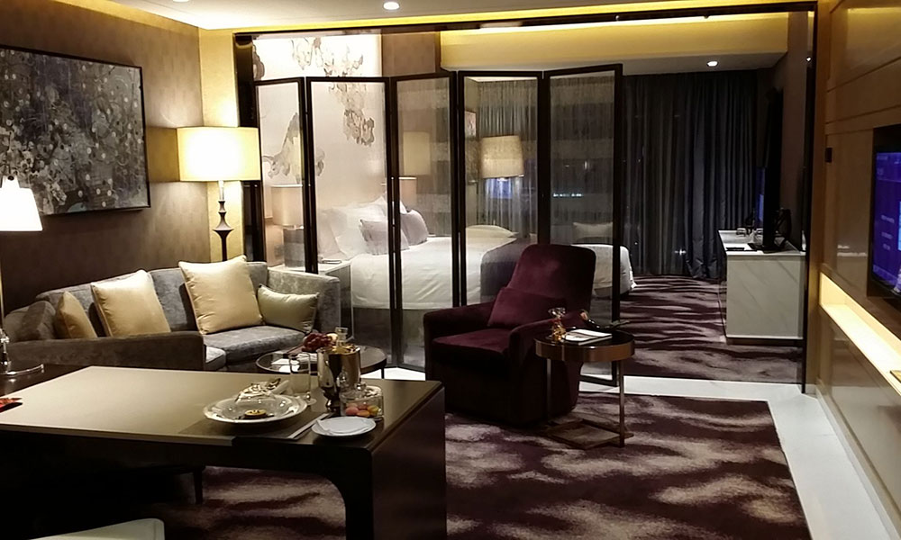 Shenzhen Excellence Four Seasons Hotel Room