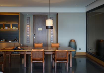 實(shí)木定制家具如何才能不變形不開裂？